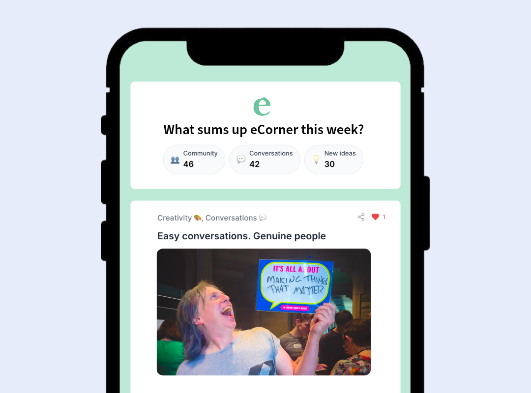 Yush live capture screen showing attendee comments and photo reactions in real time